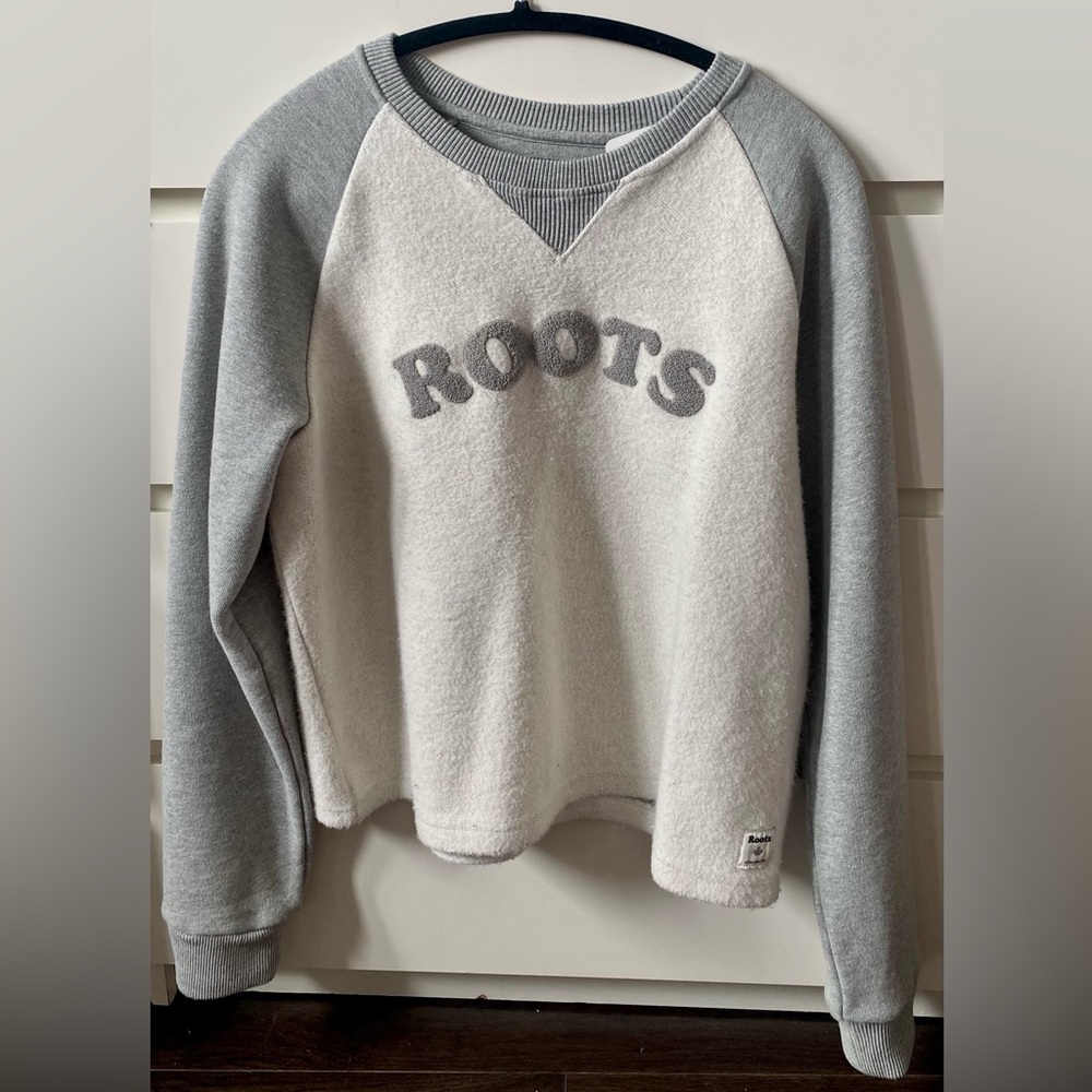 Roots Fleece Crewneck For Sale!!